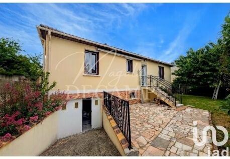 Maison - 95 m² - 5 pièces