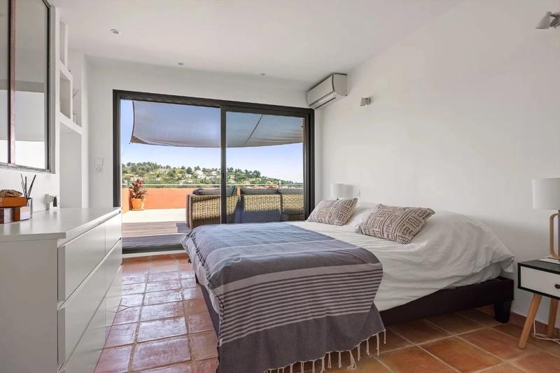 Villa - 300 m² - 7 pièces