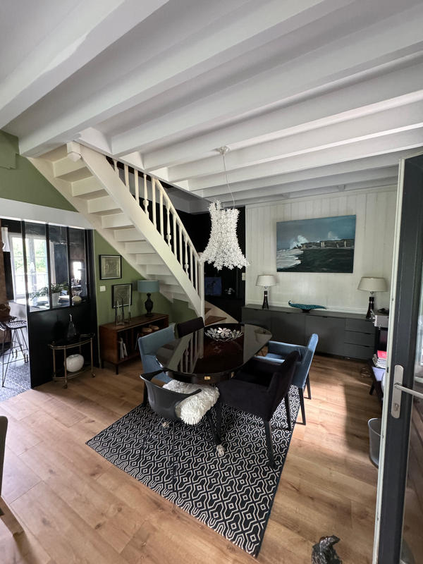 Maison - 200 m² - 7 pièces