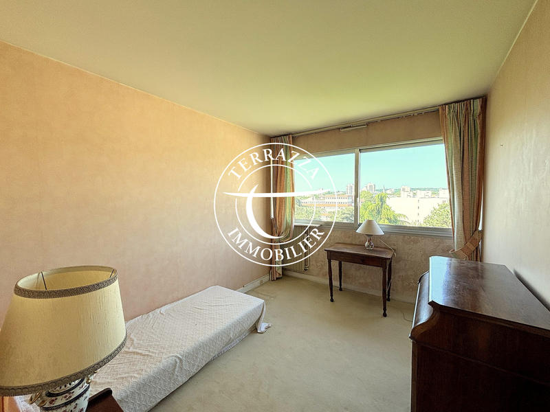 Appartement - 121 m² - 6 pièces