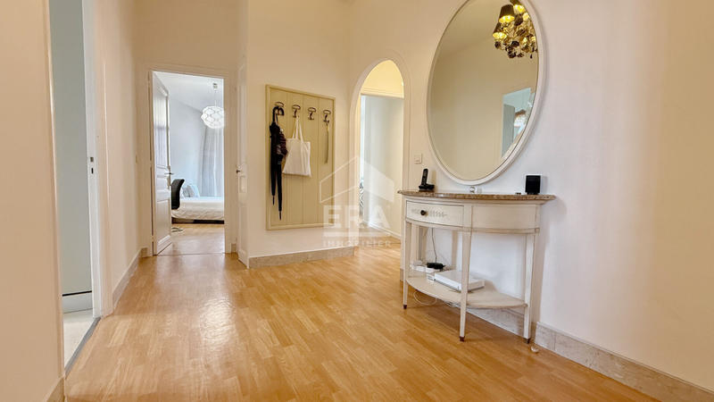 Appartement - 95 m² - 5 pièces