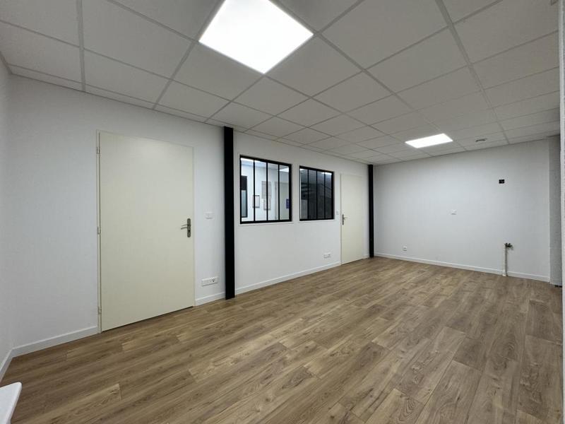 Bureau - 247 m² - 5 pièces