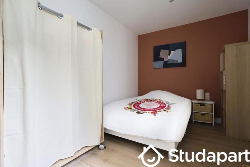 Chambre - 13 m² - 1 pièce