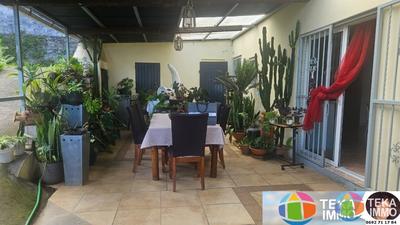 Maison - 212 m² - 10 pièces