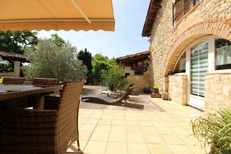 Propriété - 1 m² - 11 pièces