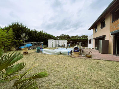 Maison - 262 m² - 7 pièces