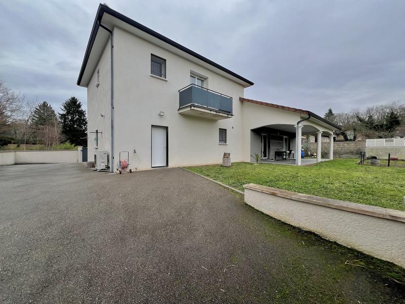 Maison - 140 m² - 5 pièces