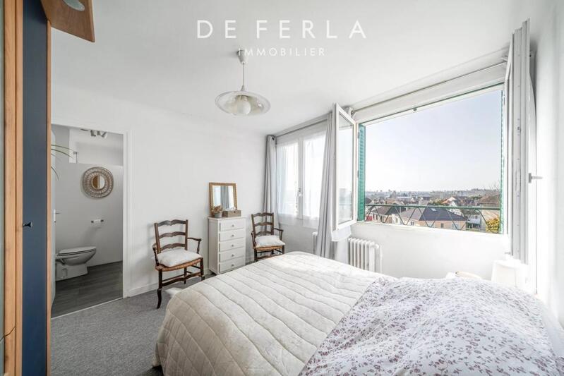 Maison - 260 m² - 10 pièces