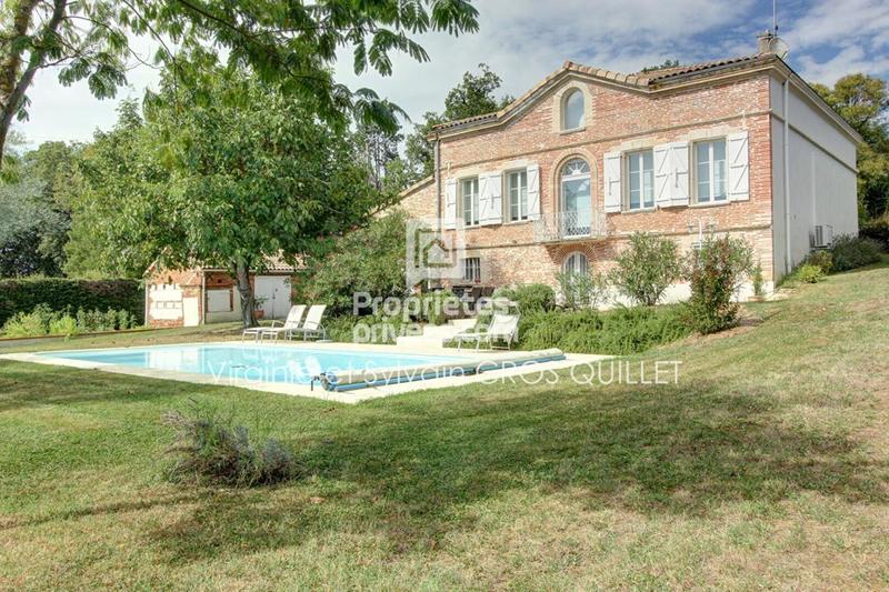 Maison - 284 m² - 6 pièces