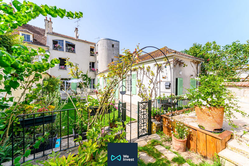 Maison - 272 m² - 9 pièces