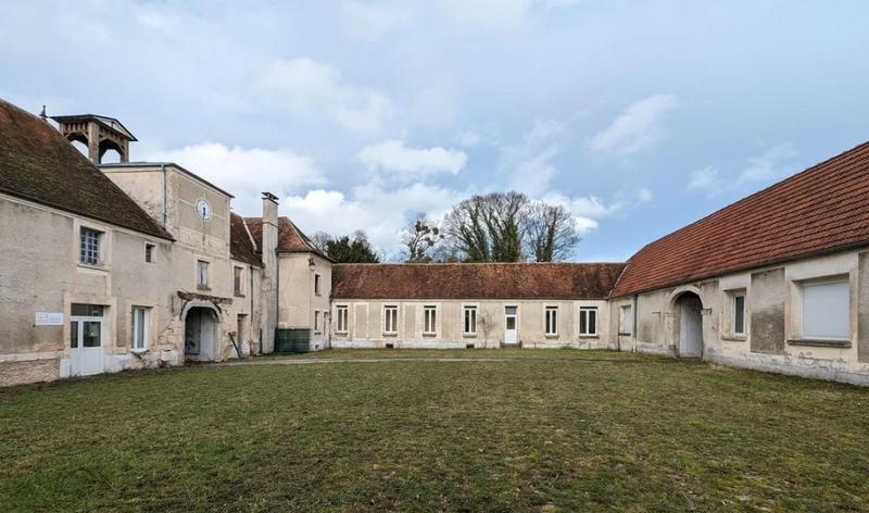 Manoir - 1 800 m² - 100 pièces
