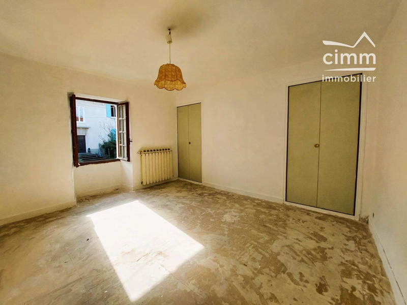 Maison traditionnelle - 186 m² - 7 pièces