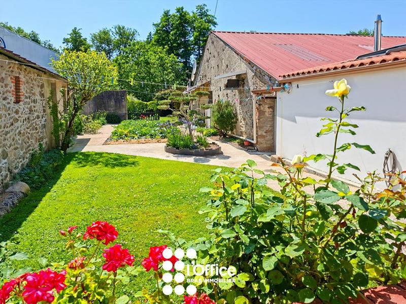 Maison - 299 m² - 11 pièces