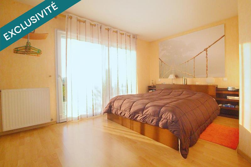 Maison - 220 m² - 7 pièces