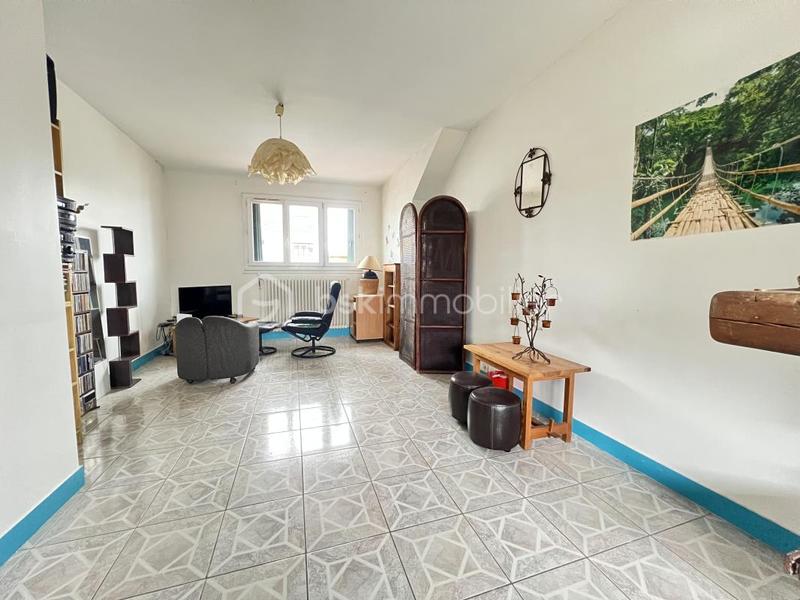 Maison - 143 m² - 7 pièces