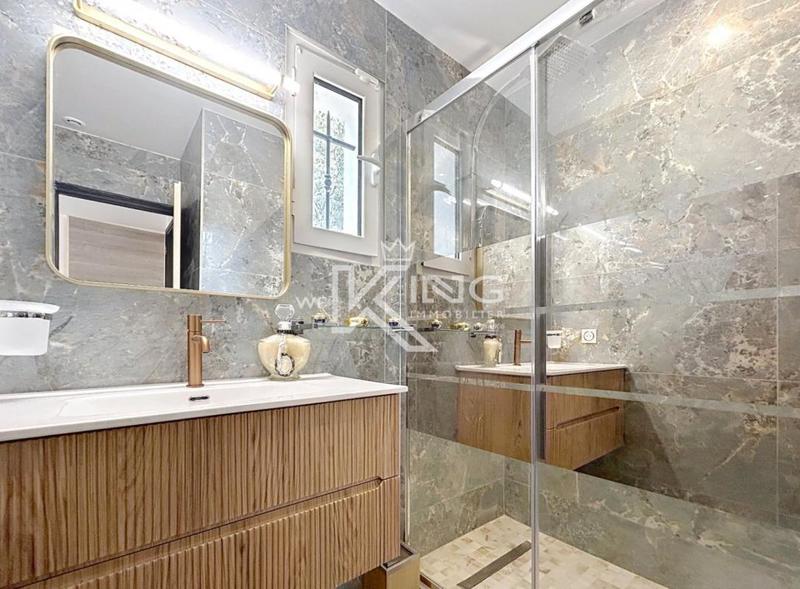 Villa - 220 m² - 7 pièces