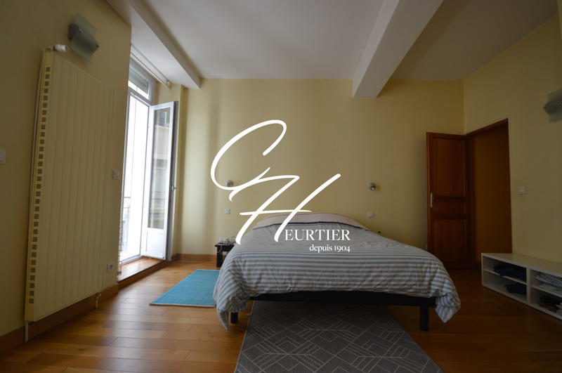 Appartement - 99 m² - 4 pièces