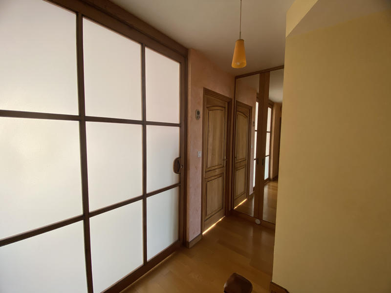 Propriété - 246 m² - 10 pièces