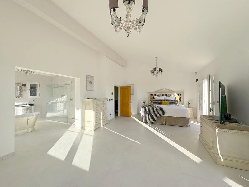 Villa - 385 m² - 11 pièces