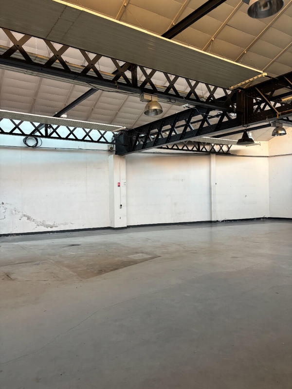 Local d'activité / Entrepôt - 485 m² - 3 pièces