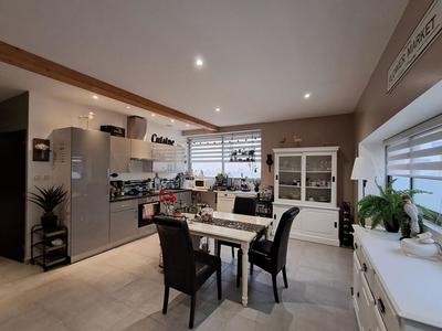 Appartement - 98 m² - 4 pièces