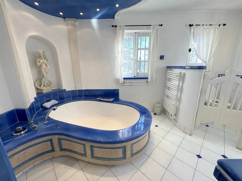 Villa - 280 m² - 5 pièces