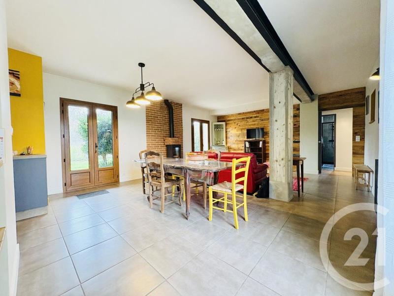 Maison - 96 m² - 5 pièces