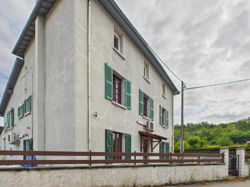 Maison - 200 m² - 9 pièces