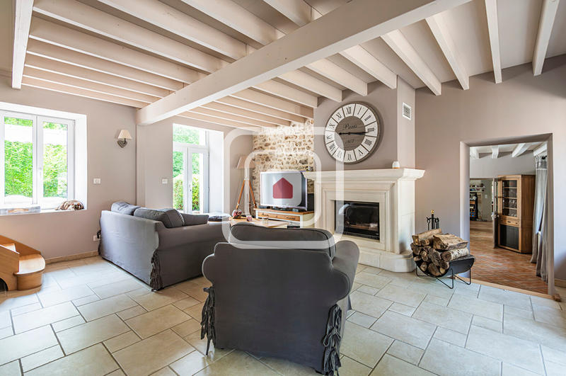 Maison - 350 m² - 8 pièces