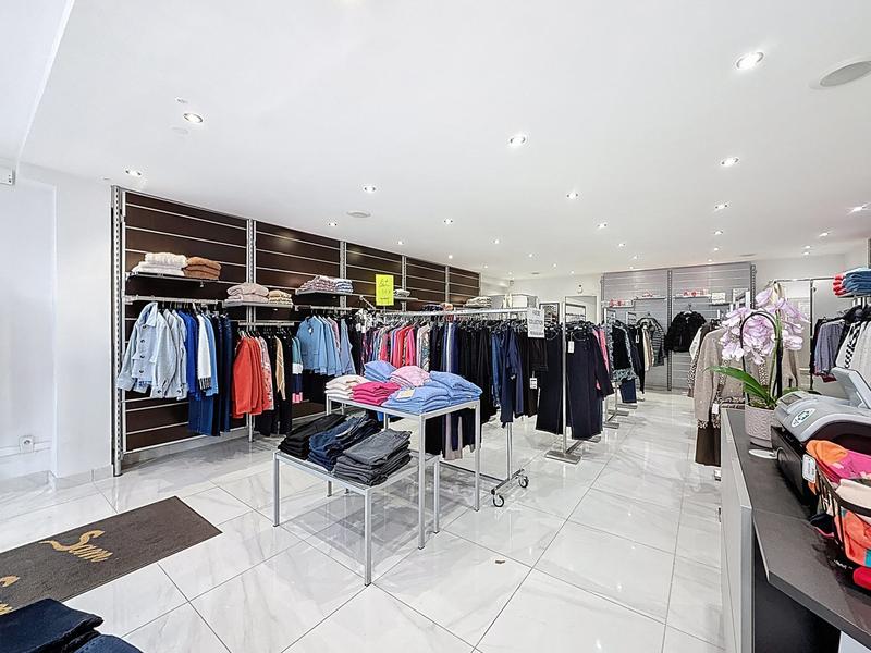 Fonds de commerce - Magasins - 84 m²