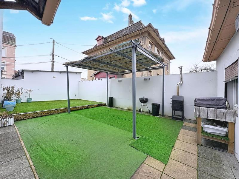 Maison - 160 m² - 7 pièces