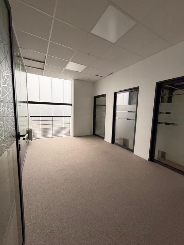 Local commercial - 451 m² - 8 pièces