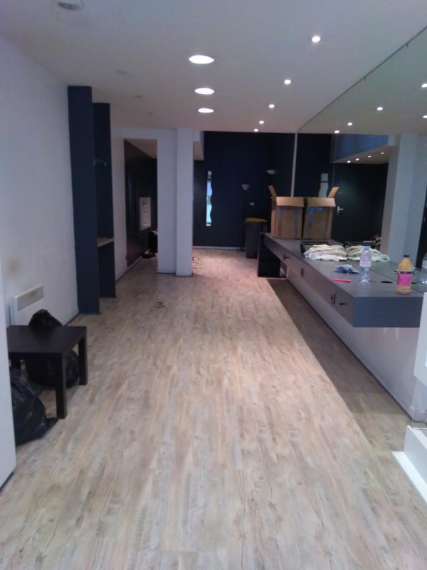 Local commercial - 73 m² - 4 pièces