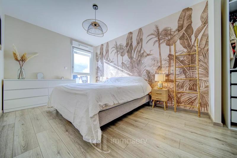 Appartement - 80 m² - 4 pièces