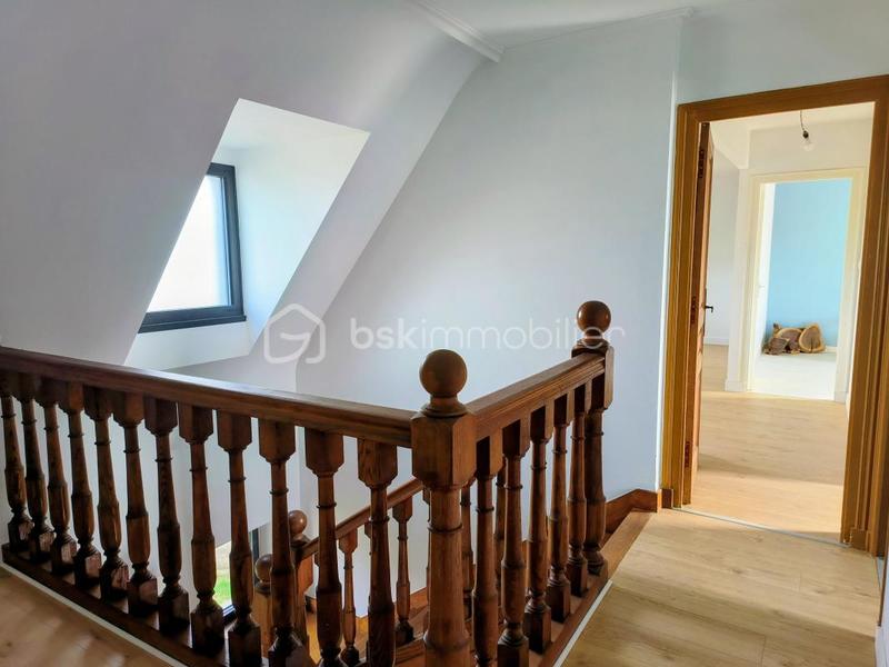 Maison traditionnelle - 174 m² - 6 pièces