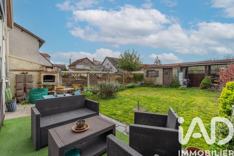 Maison - 99 m² - 5 pièces