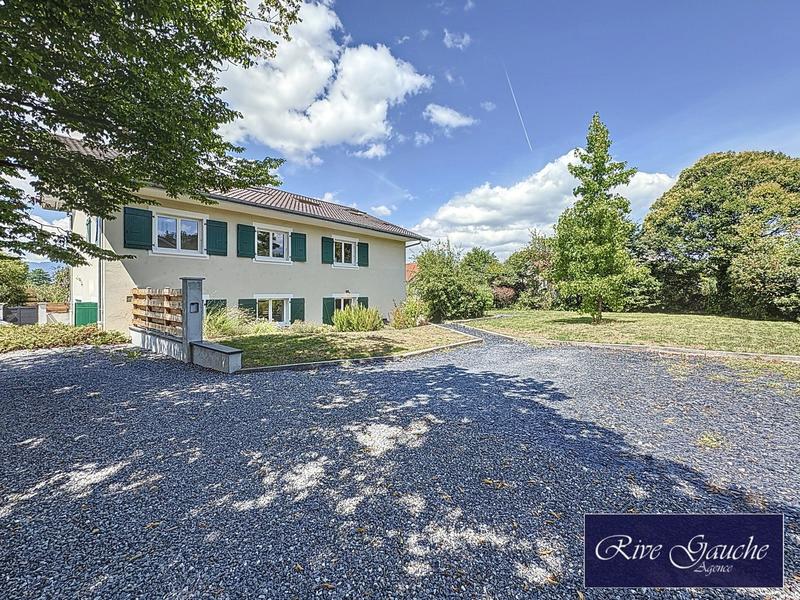 Maison - 267 m² - 7 pièces