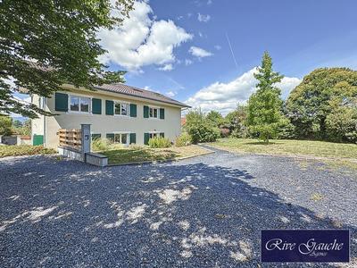 Maison - 267 m² - 7 pièces