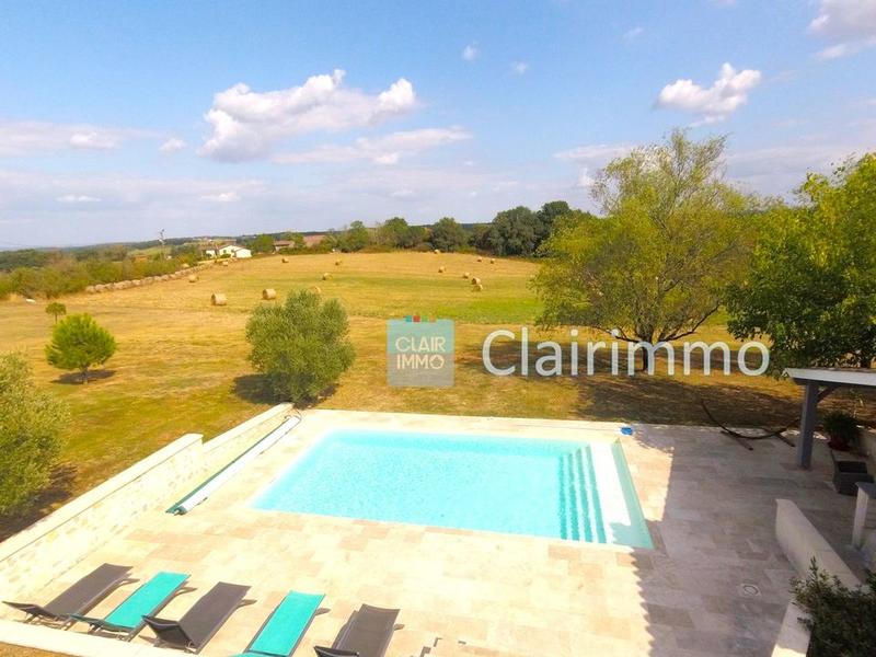 Maison - 281 m² - 8 pièces