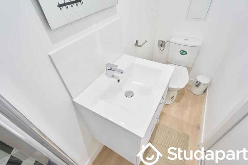 Chambre - 12 m² - 1 pièce