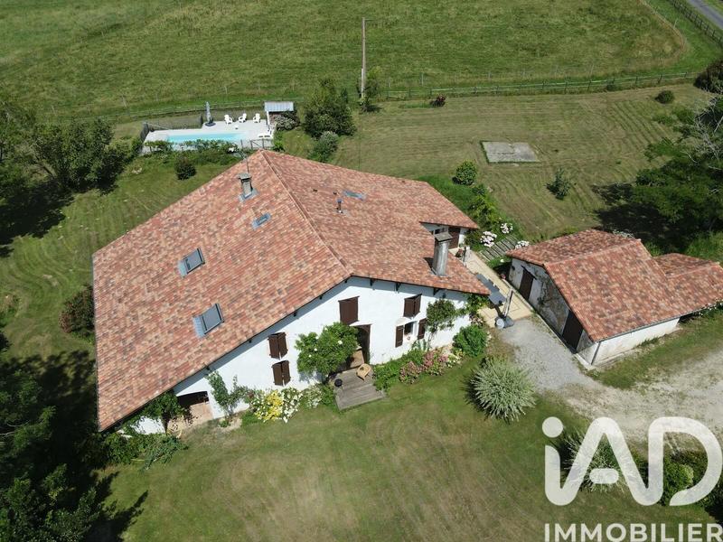 Maison - 300 m² - 9 pièces