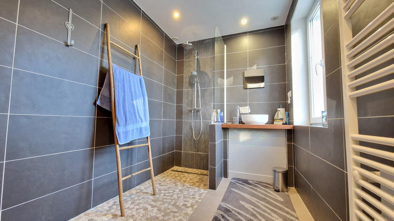 Maison - 183 m² - 7 pièces