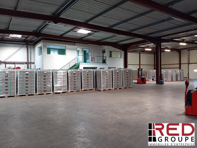 Entrepôt - 1 600 m²