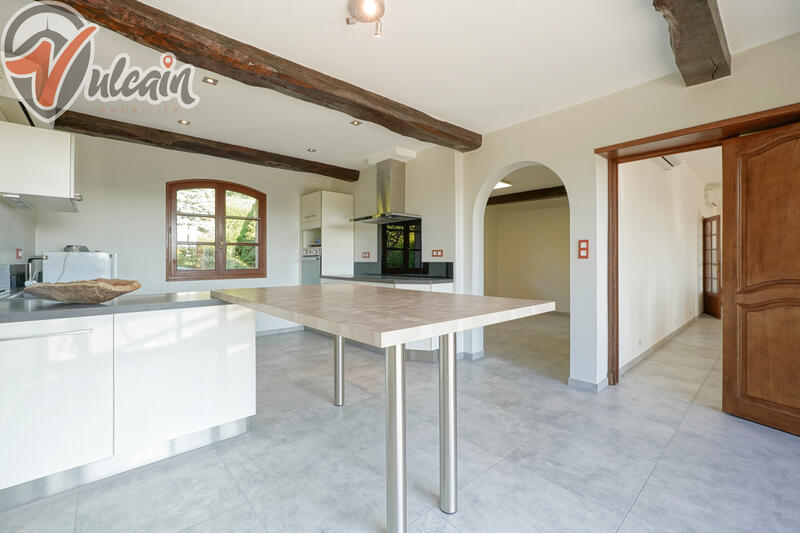 Maison - 227 m² - 8 pièces