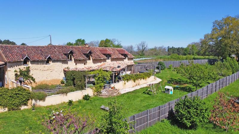 Maison - 250 m² - 7 pièces