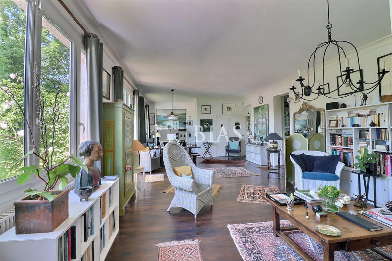 Maison - 210 m² - 7 pièces