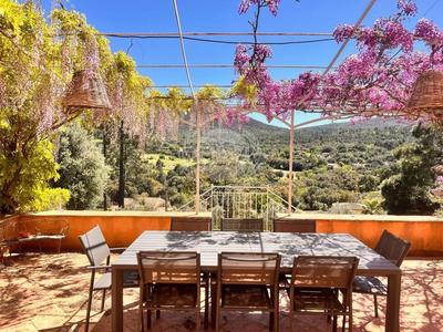 Maison - 185 m² - 6 pièces