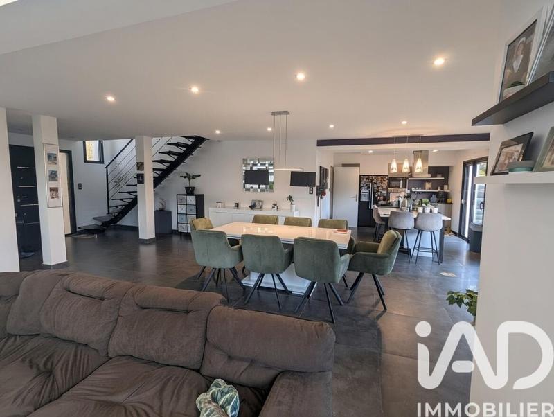 Maison - 174 m² - 6 pièces