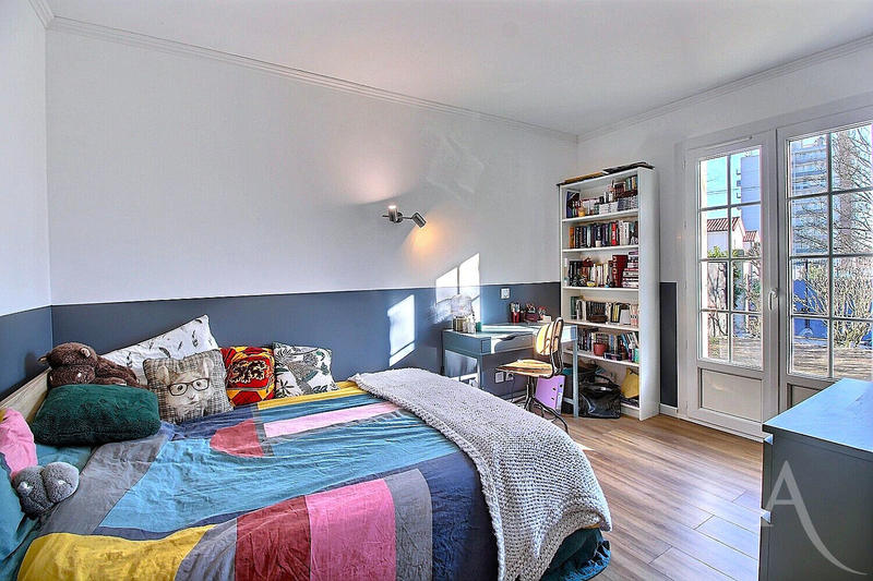 Maison - 157 m² - 8 pièces