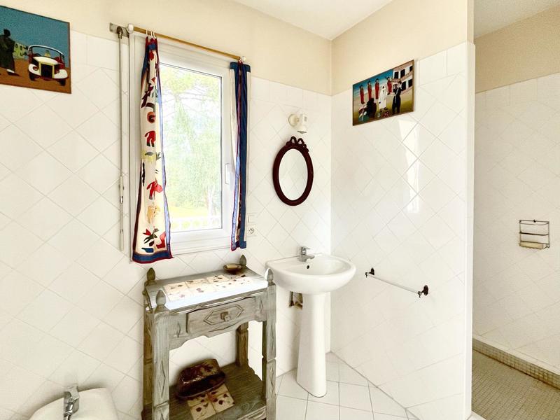 Villa - 222 m² - 6 pièces